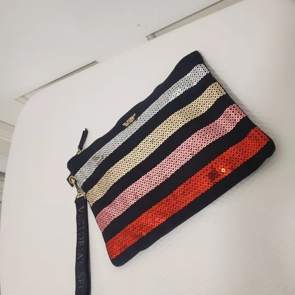 Victoria's Secret Makeup Bag/Large Wristlet Sequin, zip close - Picture 4 of 7